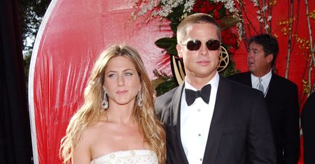 Brad Pitt poleciał na Hawaje dla Jennifer Aniston? Kolejne plotki o romansie