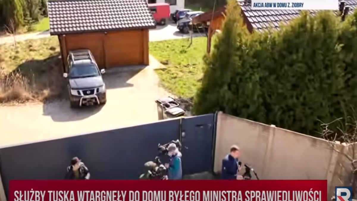 TV REpublika relacjonuje przeszukanie domu Ziobry