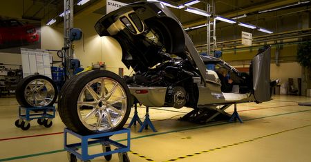 Test zderzeniowy Koenigsegga Agery [wideo]