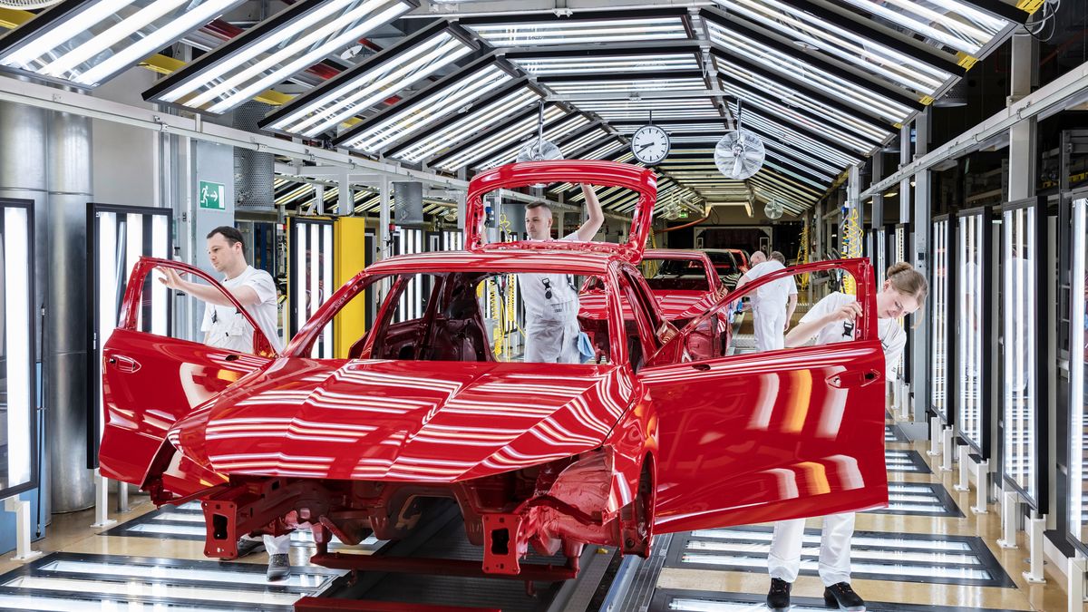 Coraz więcej producentów podejmuje decyzję o zamknięciu swoich zakładów