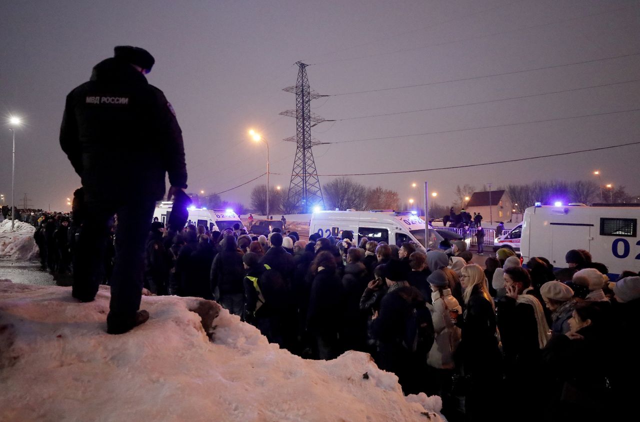 Nawalny's funeral. At least 128 people detained.