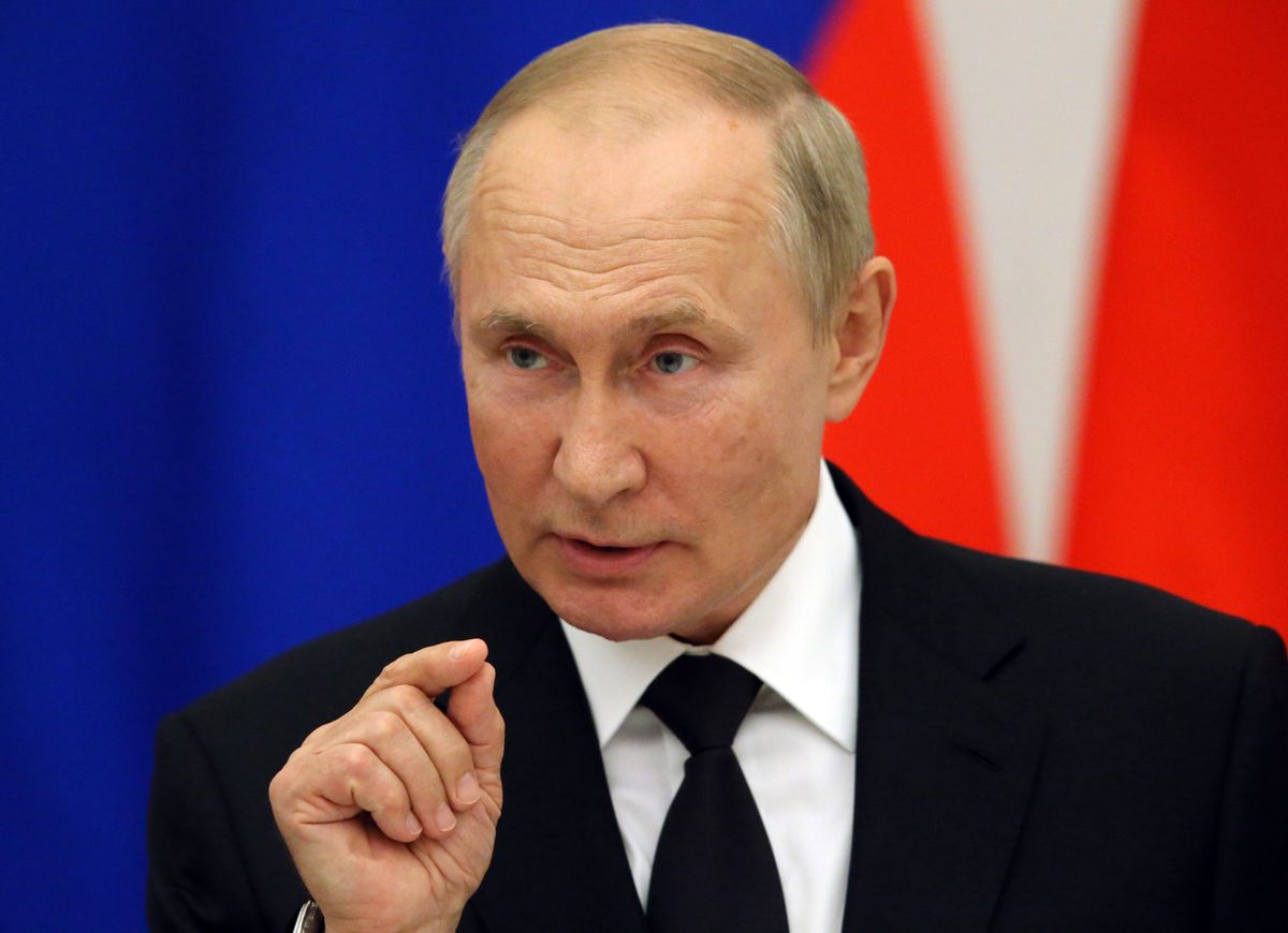 Putin od lat niszczy przeciwników z pomocą armii internetowych trolli