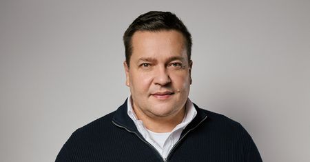 Od dziecka zmagał się z otyłością. "Nie wiem, jak wyglądam od szyi w dół"