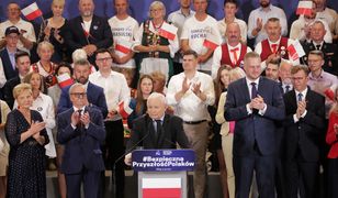 Wyborcy PiS wściekli. Na wiecu prezesa pojawił się problem