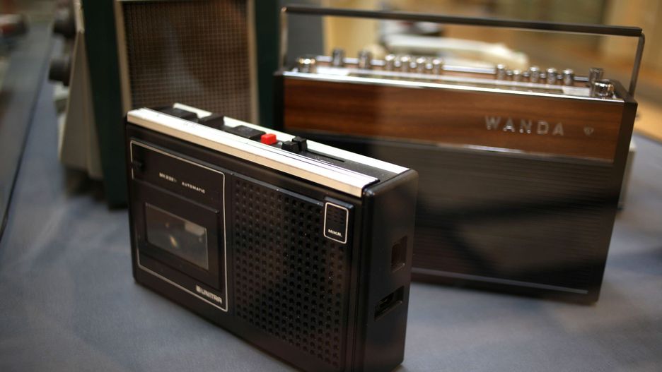 Obecnie antyki to prawdziwy kolekcjonerski rarytas. Niektóre meble, porcelana czy biżuteria mogą być sporo warte. Oto szczegóły.