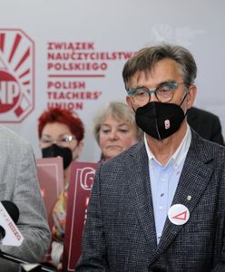 Podwyżki dla nauczycieli. ZNP odrzuca propozycje Czarnka: "Mamy dość"