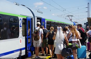 Wraca piekło za oknem. Ekspert radzi PKP Intercity przetopienie wagonów
