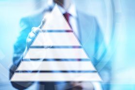 Piramida potrzeb Maslowa – jaka jest hierarchia potrzeb człowieka?