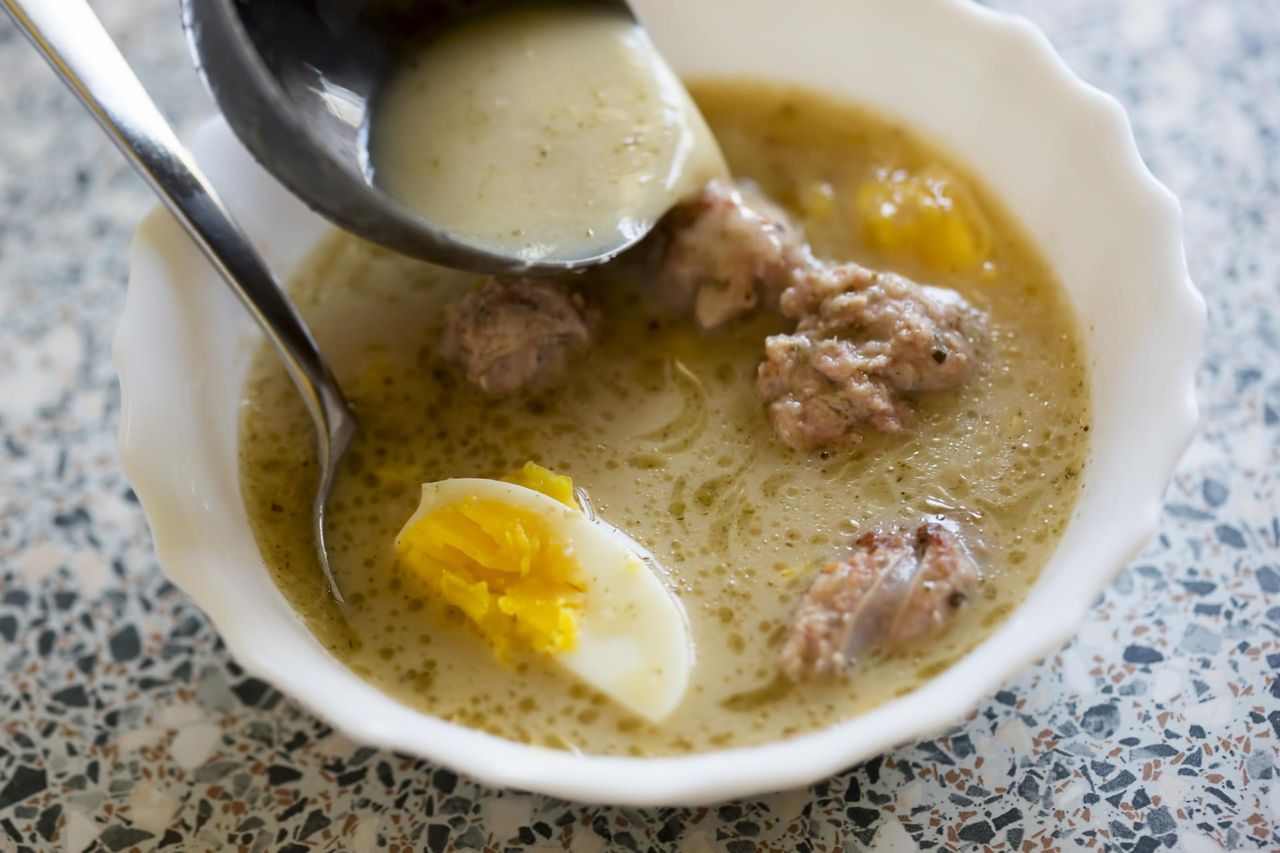 Najgorszy dodatek do żurku. Zwiększa ryzyko raka, nadciśnienia, chorób serca