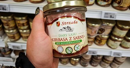 Myślałam, że trafiłam na okazję w Auchan. Wystarczyło przeczytać mały druk na słoiku tej kiełbasy