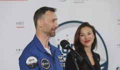 Sławosz Uznański-Wiśniewski w mediach po powrocie z kosmosu. Czy sukces może stać się memem?