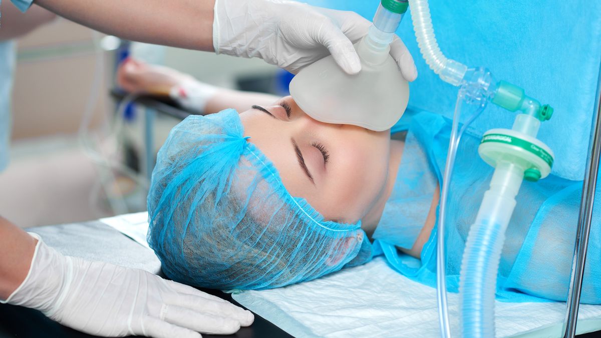 Narkoza, czyli znieczulenie ogólne, ma za zadanie wyeliminowanie niedogodności śródoperacyjnych.