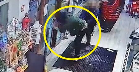 Bitwa o czekoladę w Biedronce. Policja pokazała nagranie