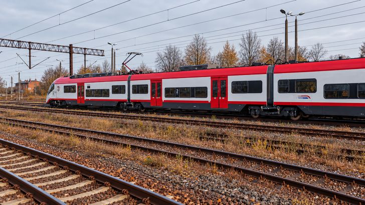 Piła–Poznań: nowy rozkład już obowiązuje. W listopadzie część podróży z przesiadką do autobusu