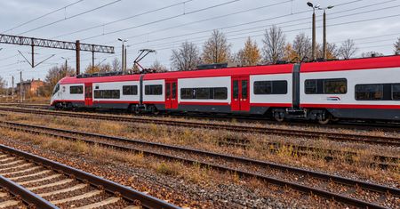 Piła–Poznań: nowy rozkład już obowiązuje. W listopadzie część podróży z przesiadką do autobusu