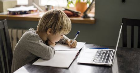 Podatek od laptopa dla ucznia? Sprawą zainteresowała się skarbówka