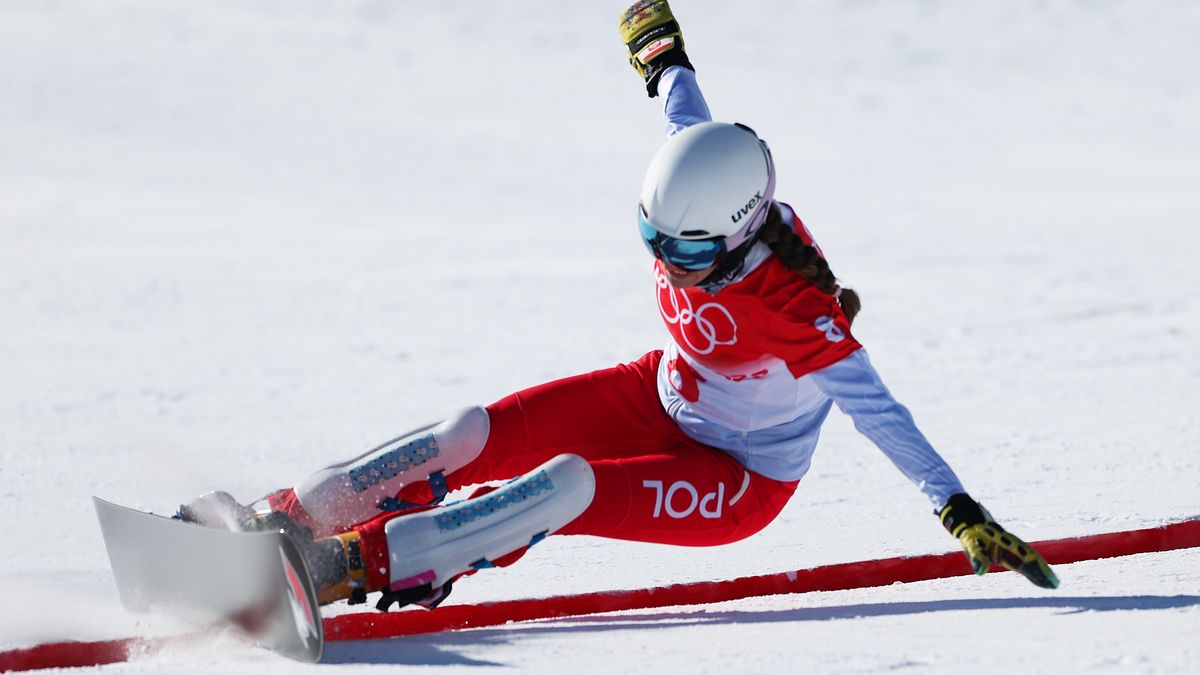 ZHANGJIAKOU, CHINA - FEBRUARY 08:  Aleksandra Krol of Team Poland competes during the Women's Parallel Giant Slalom 1/8 Finals on Day 4 of the Beijing 2022 Winter Olympic Games at Genting Snow Park on February 08, 2022 in Zhangjiakou, China. (Photo by Maja Hitij/Getty Images)