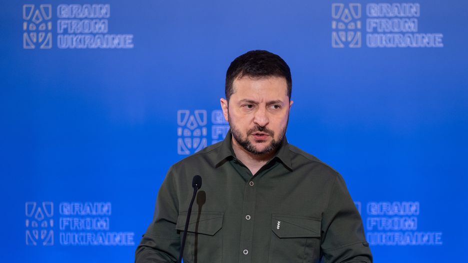 Wo�odymyr Ze�enski
Kij�w, Ukraina, 26.11.2022. Prezydent Ukrainy Wo�odymyr Ze�enski podczas konferencji po Grain from Ukraine - bravery feeds planet w Kijowie. 26 bm. (ad) PAP/Viacheslav Ratynskyi
Viacheslav Ratynskyi
polityk, polityka, spotkanie, ukraina, wizyta