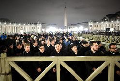 Srebrny młoteczek i wypowiedziane imię. Co się dzieje z ciałem papieża po śmierci?