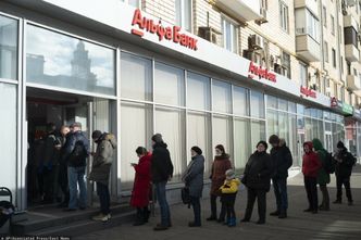 Rosjanie przyznają: coraz trudniej wypłacić gotówkę