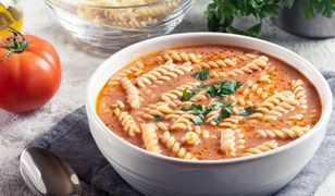 Jak zrobić zupę pomidorową z rosołu? Będzie smakowała jak u mamy