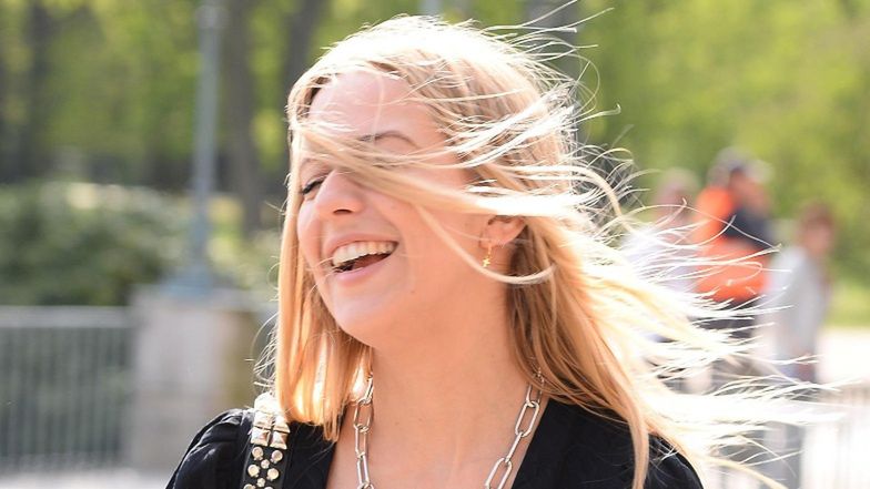 Jessica Mercedes podmienia metki w swoich "drogich" koszulkach