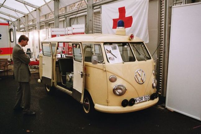 Volkswagen T1 Ambulance (fot. amazonaws.com)