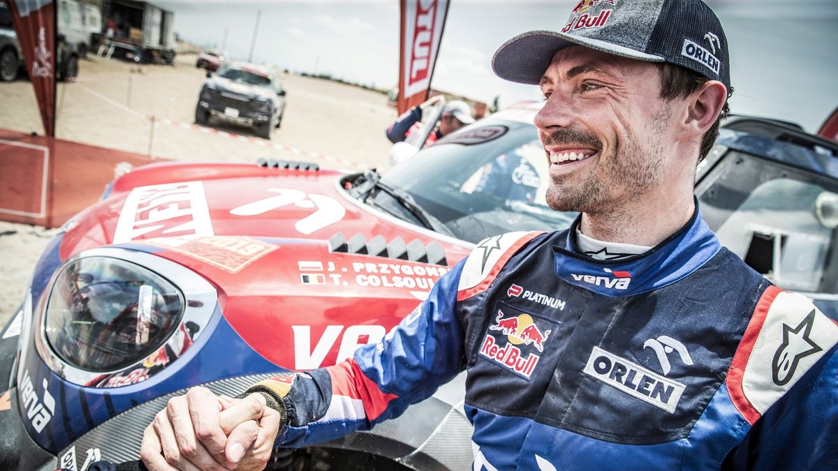 Po poważnych problemach Przygoński dostał niewielką rekompensatę od losu i na przedostatnim etapie awansował z szóstego na czwarte miejsce.