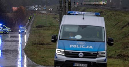 Akty dywersji na kolei. Prokuratura wydała listy gończe