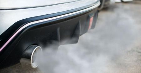 Trwa policyjna akcja SMOG. Funkcjonariusze sprawdzają emisję spalin