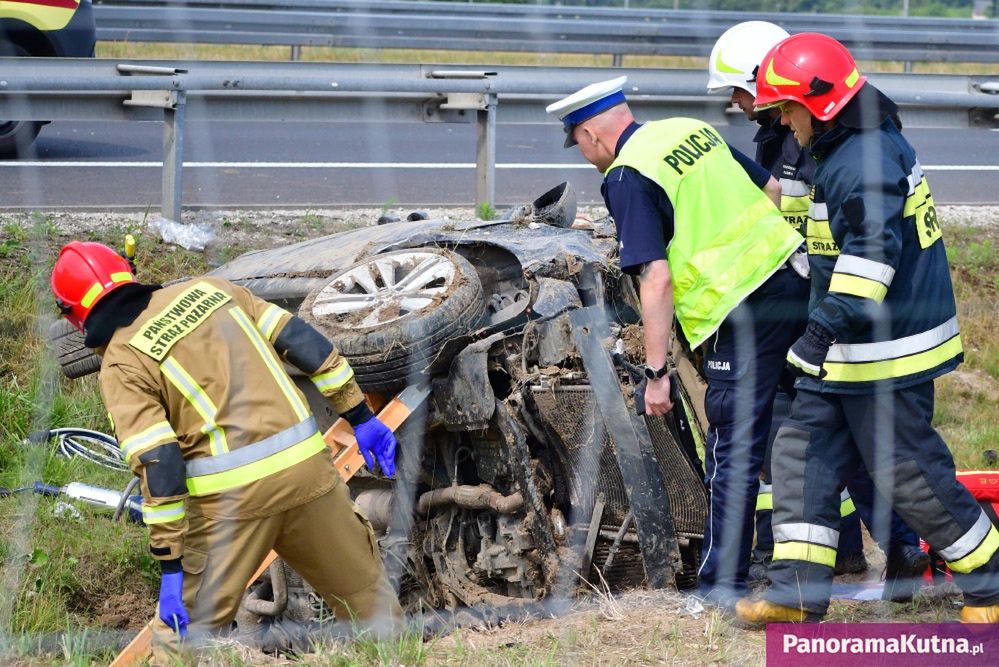 Wypadek na A1 w woj. łódzkim. Na miejscu śmigłowiec LPR 