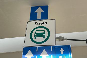 Mało mandatów, dużo opłat. Co się dzieje w krakowskiej strefie czystego transportu