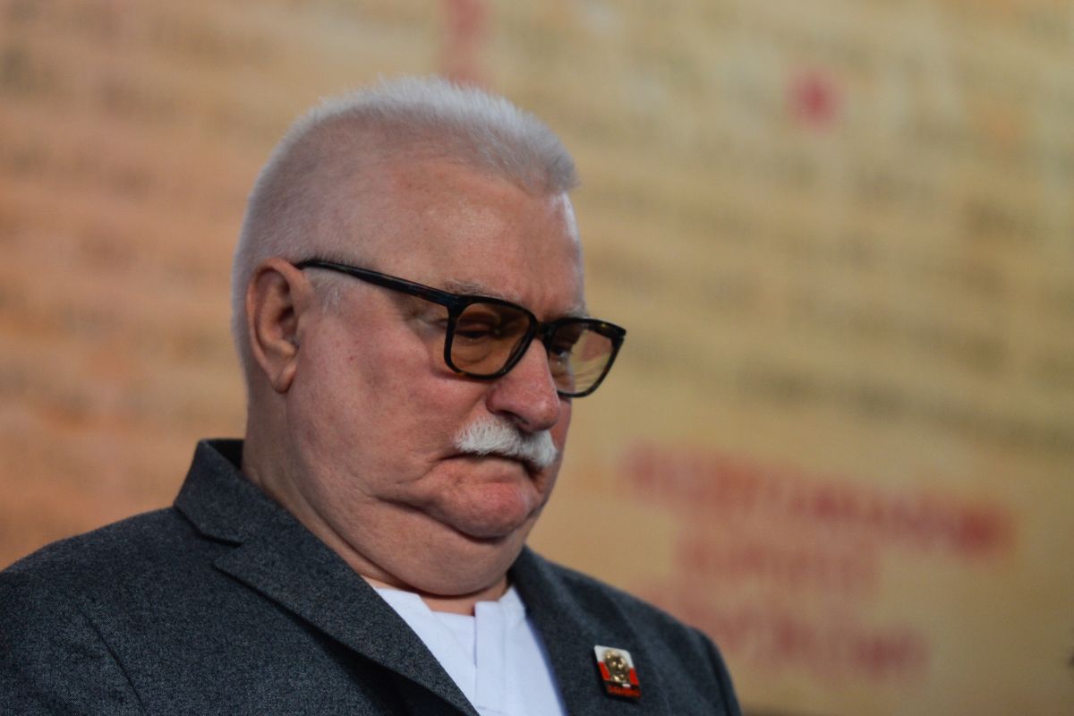 Koronawirus. Polska. Kłopotliwe zdjęcie Lecha Wałęsy. Nie miał maseczki