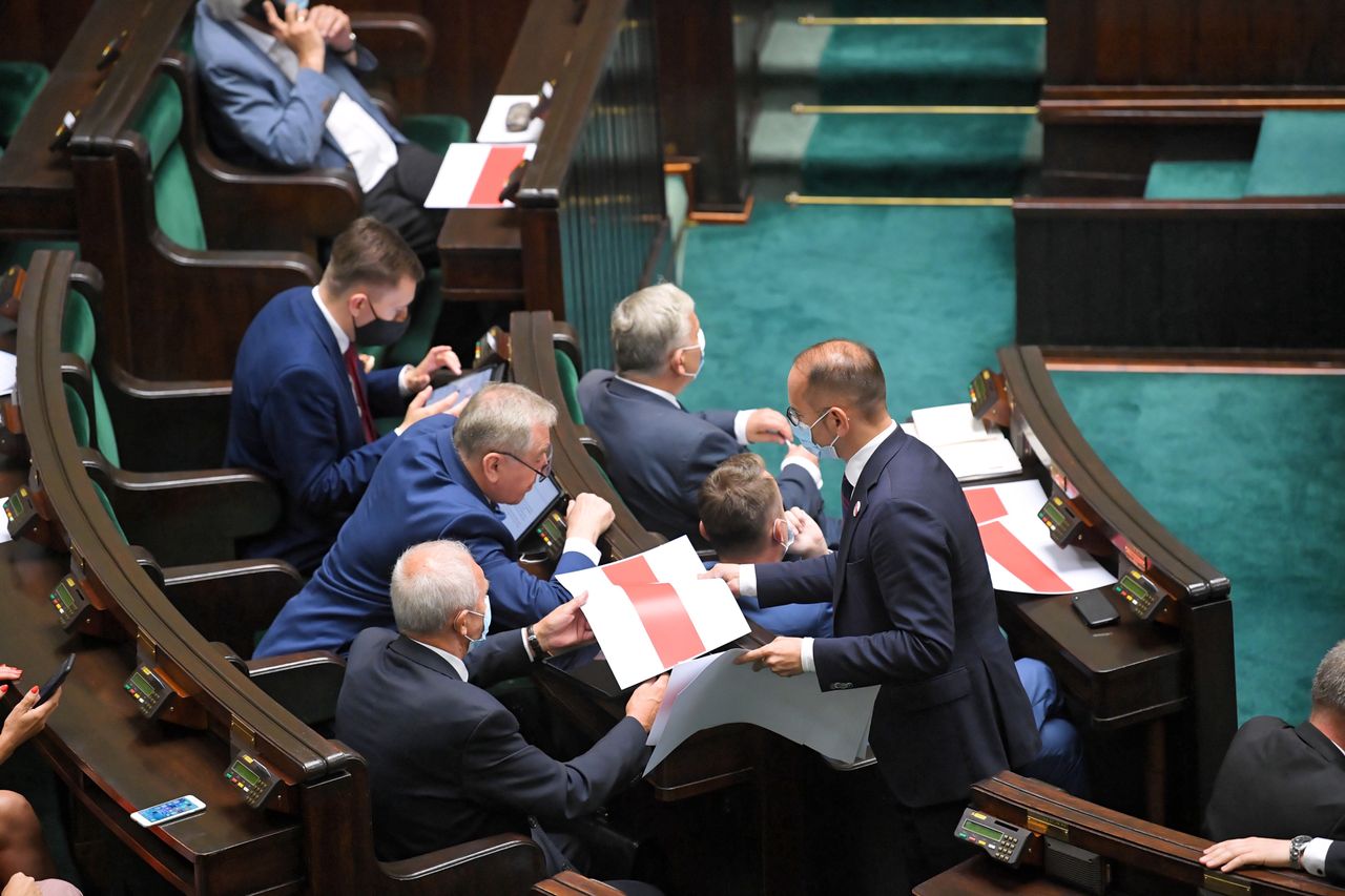 Koronawirus. Rząd zapowiada zwolnienia w administracji / foto ilustracyjne