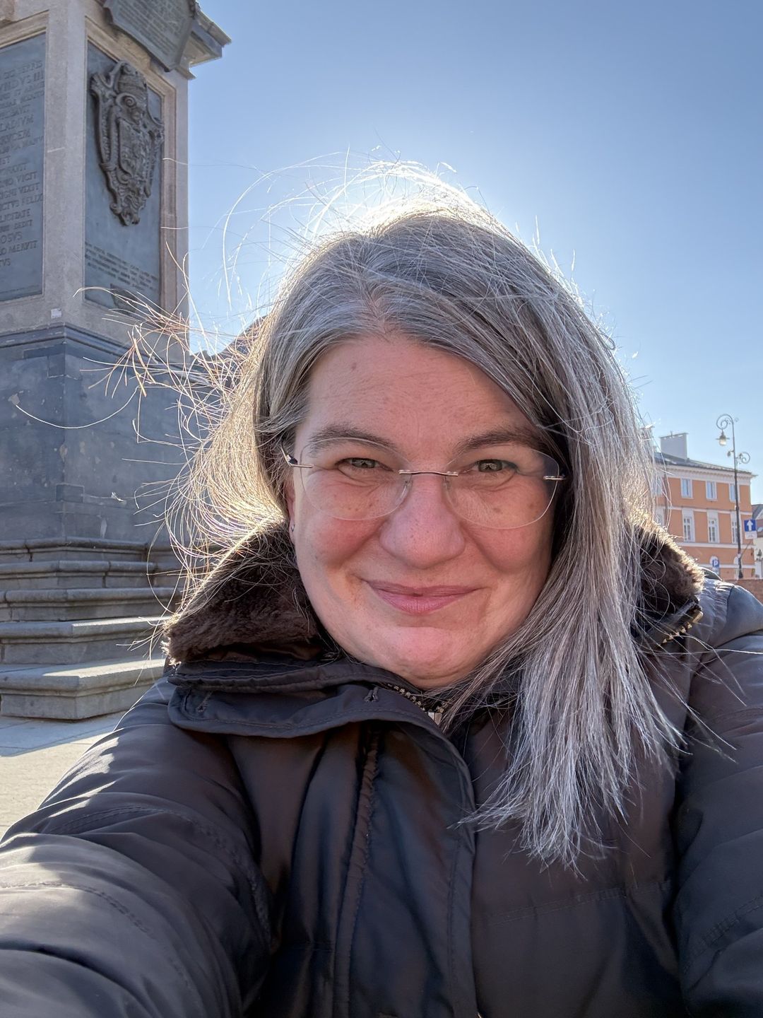 Kasia Szczerbowska w świetle wiosennym. 