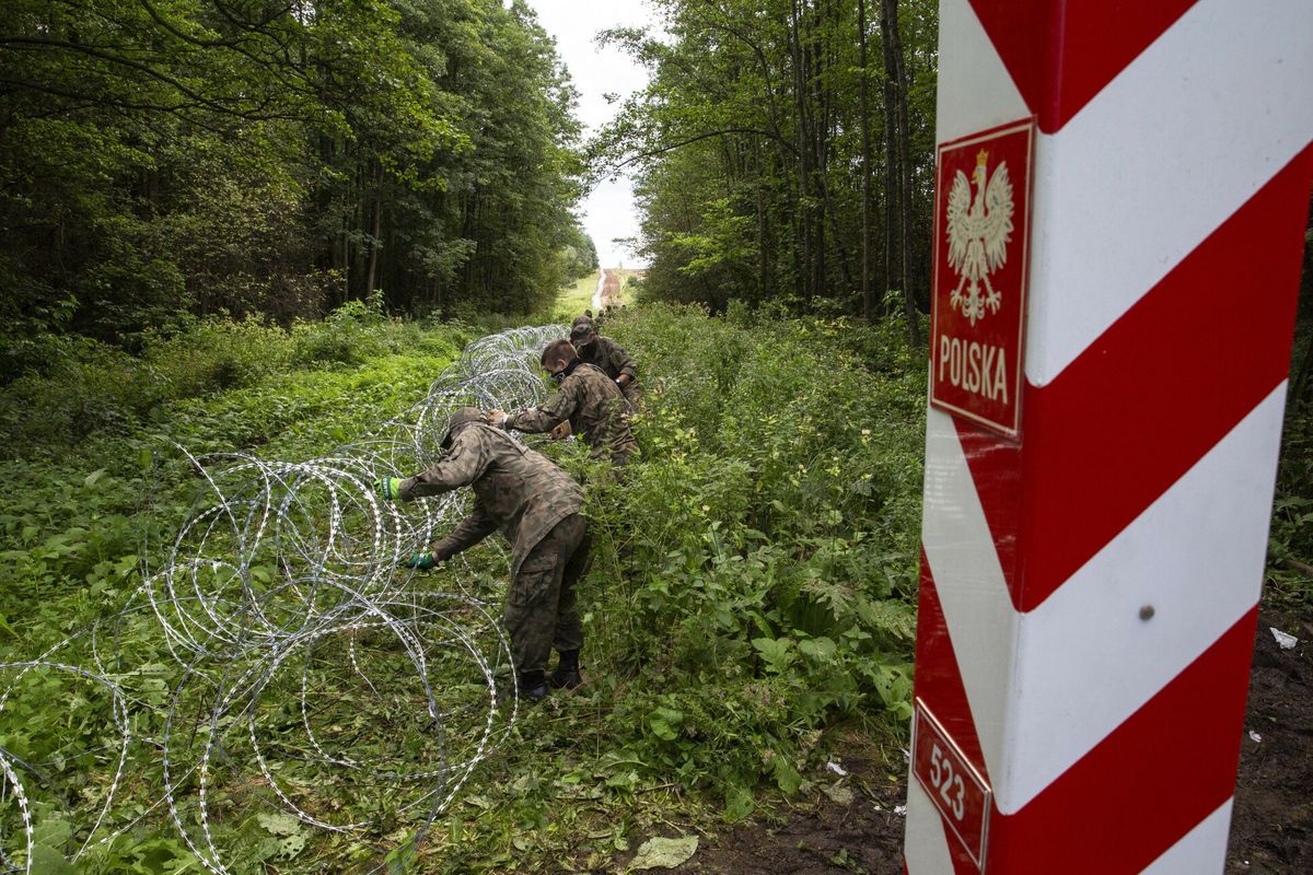 Na granicy Białorusi i Polski powstają zasieki oraz ogrodzenie 