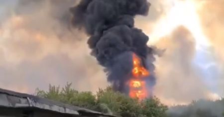 Ogromna eksplozja na terenie zakładu petrochemicznego w Rosji. Są ciężko ranni