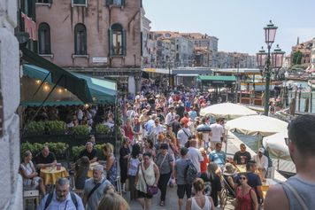 Ponad 200 zł za wstęp do europejskiego miasta? "Celem jest zniechęcenie turystów"