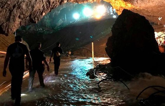 Discovery Channel pokaże film o uratowaniu chłopców uwięzionych w jaskini w Tajlandii