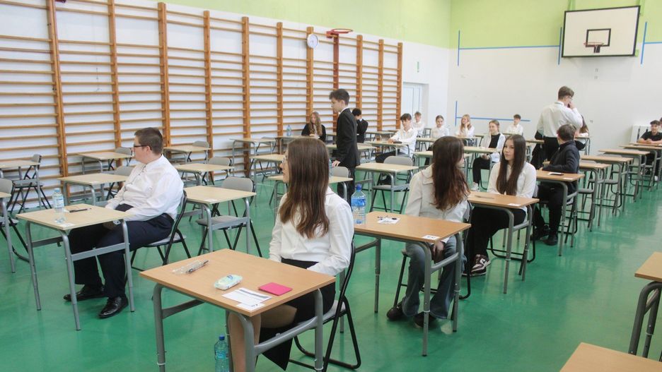 W maju uczniowie ostatnich klas szkół podstawowych przystąpili do egzaminu ósmoklasisty. W poniedziałek, 21 lipca, poznali wyniki rekrutacji do szkół ponadpodstawowych. 