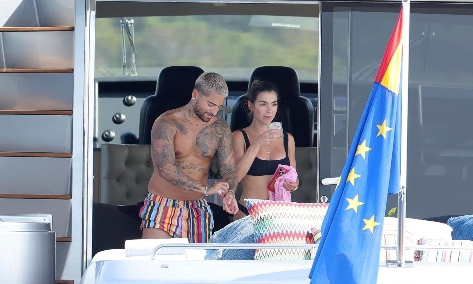 Maluma wypoczywa na jachcie z ukochaną
