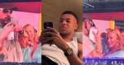 Szalejąca na koncercie Bad Bunny'ego ukochana Mbappé nagle pojawiła się na telebimie. Fajnie się bawiła bez piłkarza? (WIDEO)