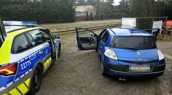 Tarczyn: Wsiadł za kierownicę po dużym alkoholu. Stracił samochód