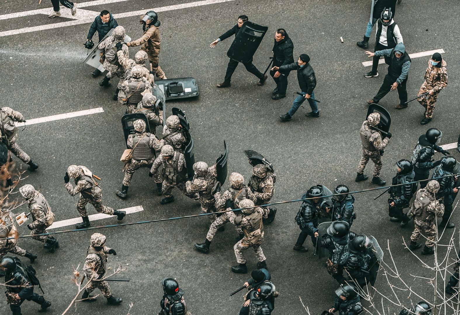 Prezydent Kazachstanu wydał rozkaz. Mogą strzelać do protestujących