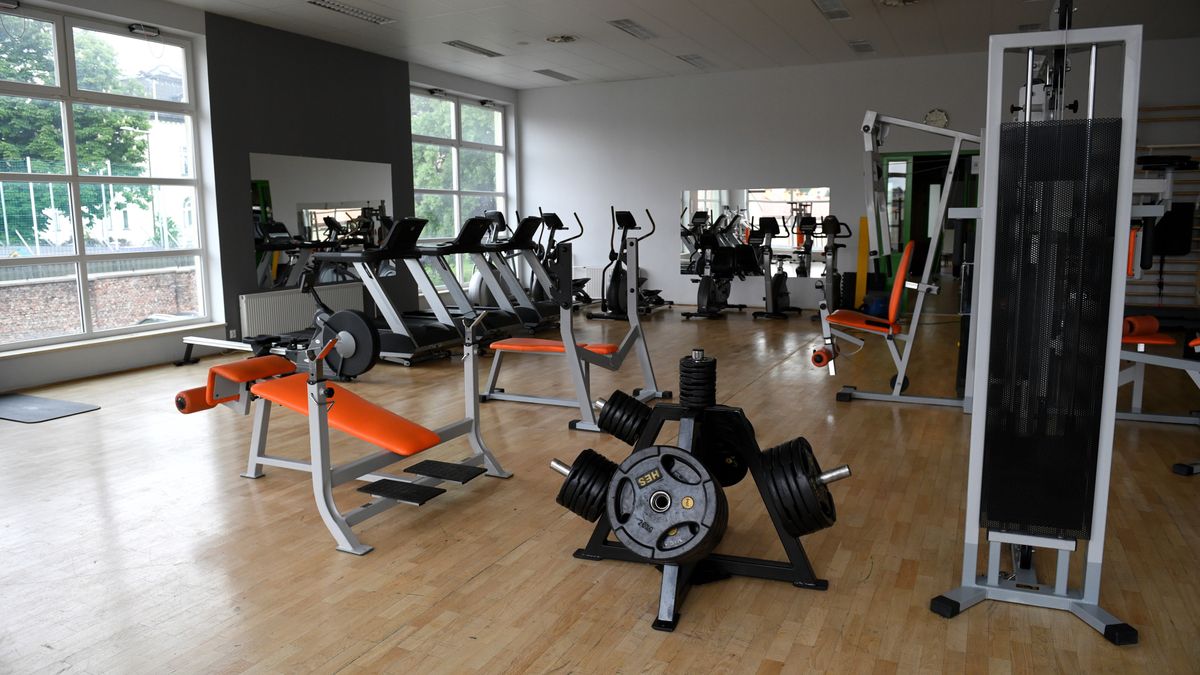 Otwarcie siłowni w kolejnym etapie odmrażania gospodarki przy zachowaniu limitów i dystansu.