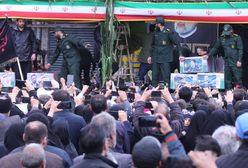 Morze ludzi na ulicach Tebriz. Tak żegnają prezydenta Iranu