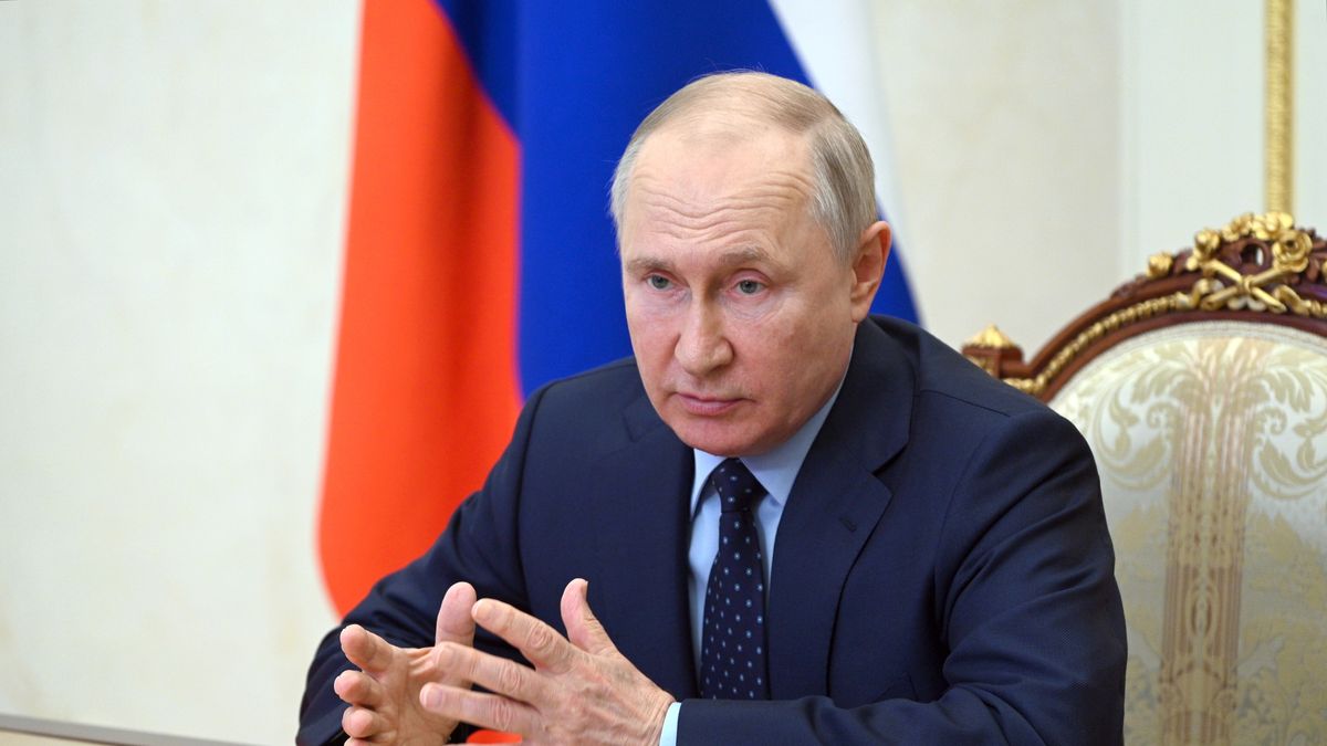 Russian President Vladimir Putin chairs a meeting with members of the Security Council via a video conference at the Kremlin in Moscow, Russia, 11 August 2023. Vladimir Putin at a meeting with permanent members of the Security Council of the Russian Federation discussed the problems of ensuring the security of the Russian Federation in the information space. EPA/MIKHAEL KLIMENTYEV/SPUTNIK/KREMLIN POOL / POOL MANDATORY CREDIT Dostawca: PAP/EPA.