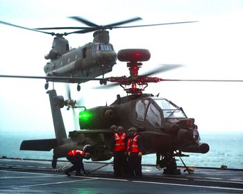 Co z umową na AH-64E i zakupem Chinooków? Jest stanowisko MON-u