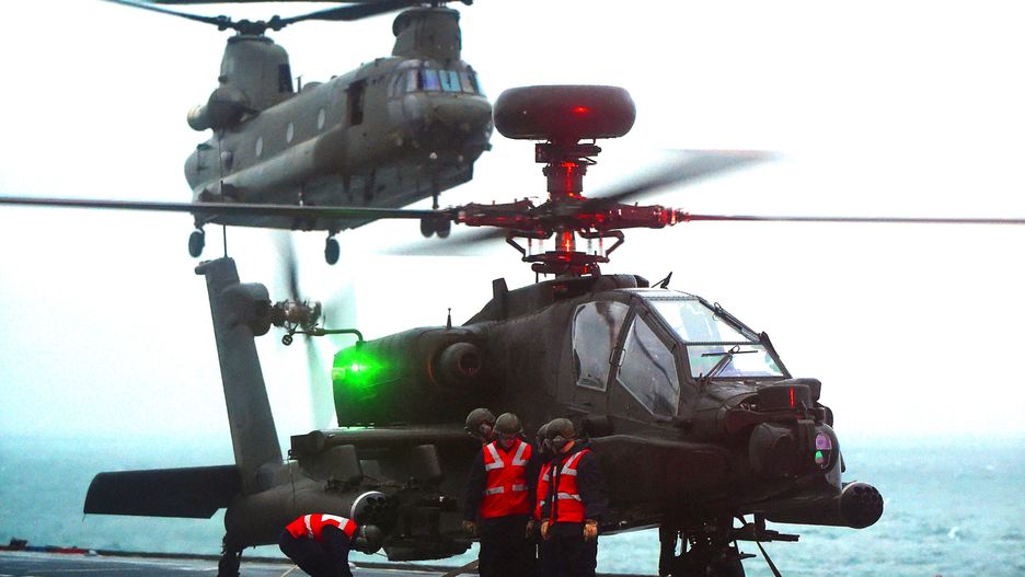 Śmigłowiec Ah-64 i CH-47