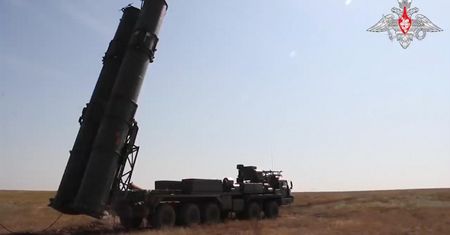 Nowy system rakietowy S-500 już działa. Nagranie testów z poligonu w Rosji
